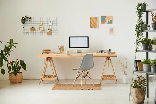 biurko, krzesło, laptop
